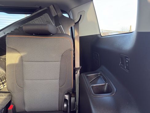 Used 2023 GMC Acadia AT4 image 34