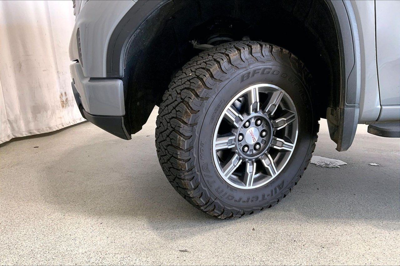 Used 2024 GMC Sierra 1500 AT4 w/ Technology Package AWD/4WD image 20