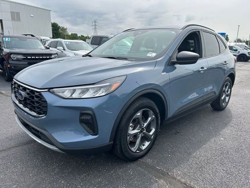 Certified 2025 Ford Escape ST-Line FWD image 4