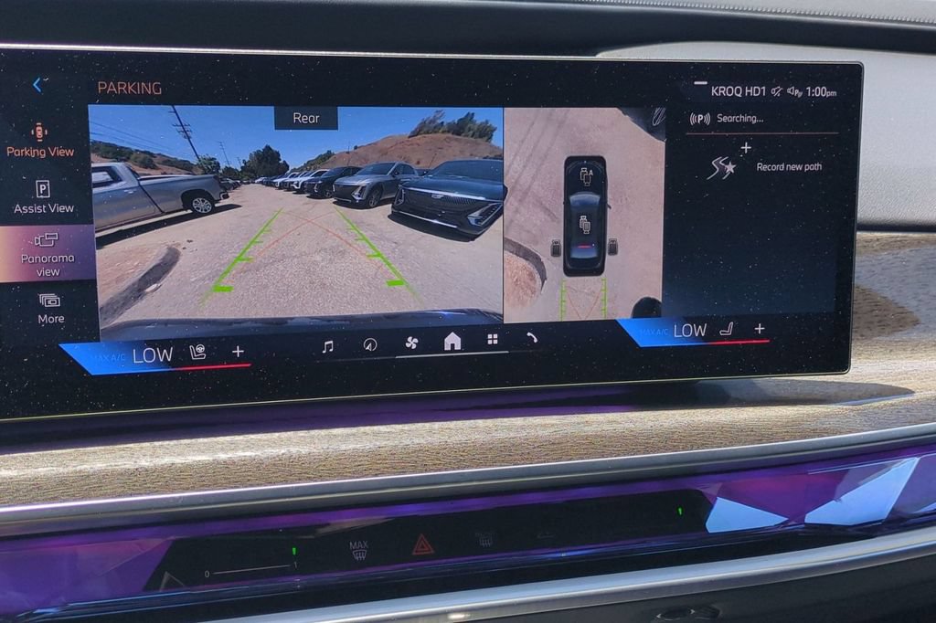 Used 2023 BMW 740i w/ Parking Assistance Package RWD image 13