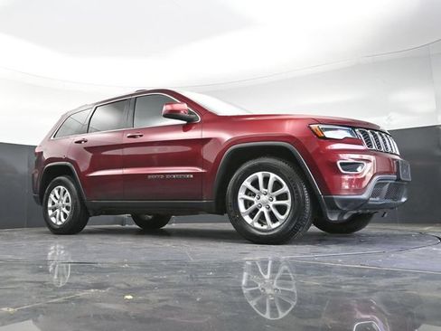 Used 2021 Jeep Grand Cherokee Laredo RWD image 37