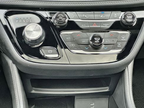 New 2026 Chrysler Pacifica Limited w/ S Appearance Package image 21