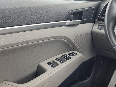 Used 2019 Hyundai Elantra Value Edition FWD image 12