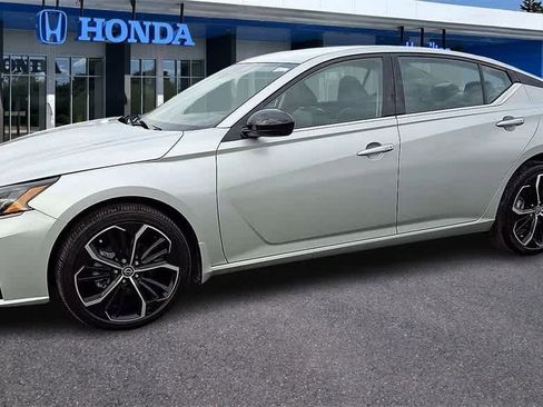 Used 2023 Nissan Altima 2.5 SR image 4