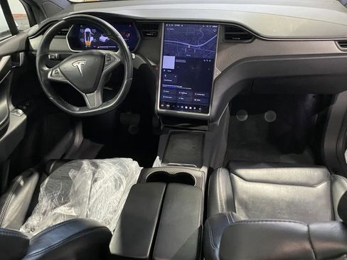 Used 2018 Tesla Model X 75D image 5