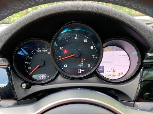 Used 2018 Porsche Macan Sport Edition image 13