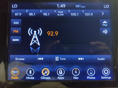 Used 2019 Jeep Grand Cherokee Laredo w/ 18" Wheel & 8.4" Radio Group AWD/4WD image 25