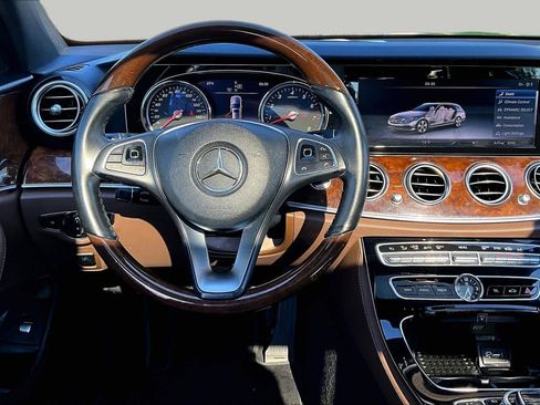 Used 2017 Mercedes-Benz E 400 4MATIC Wagon image 6