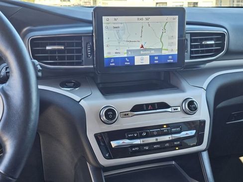 Used 2023 Ford Explorer XLT w/ Equipment Group 202A image 9