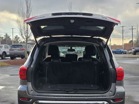 Used 2017 Nissan Pathfinder SL image 9