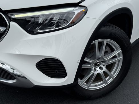 Used 2023 Mercedes-Benz GLC 300 4MATIC image 2