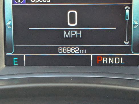Used 2018 Chevrolet Equinox Premier w/ Infotainment II Package AWD/4WD image 2