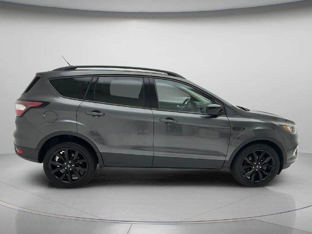 Used 2018 Ford Escape SE w/ SE Sport Appearance Package AWD/4WD image 6