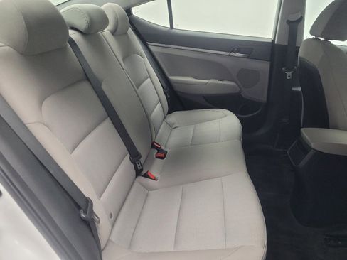 Used 2017 Hyundai Elantra SE image 19