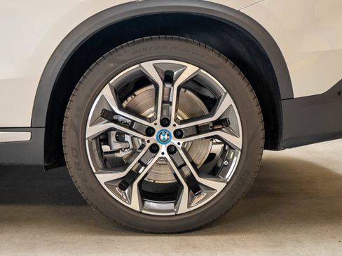 Used 2025 BMW X5 xDrive50e AWD/4WD image 18