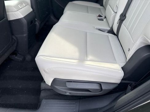 Certified 2025 Hyundai Santa Fe SEL image 17