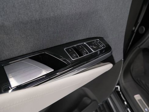 Used 2026 Cadillac Escalade V w/ LPO, ONYX Package image 58