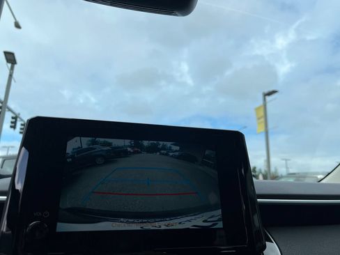 Used 2025 Toyota Corolla LE FWD image 24