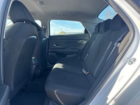 Used 2024 Hyundai Elantra SEL image 15