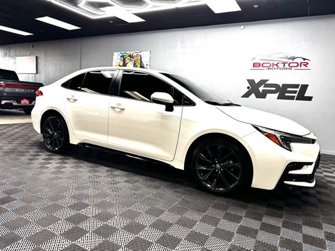 Used 2024 Toyota Corolla SE w/ SE Premium Package FWD image 2