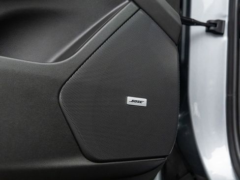 New 2025 Cadillac XT6 Luxury image 16