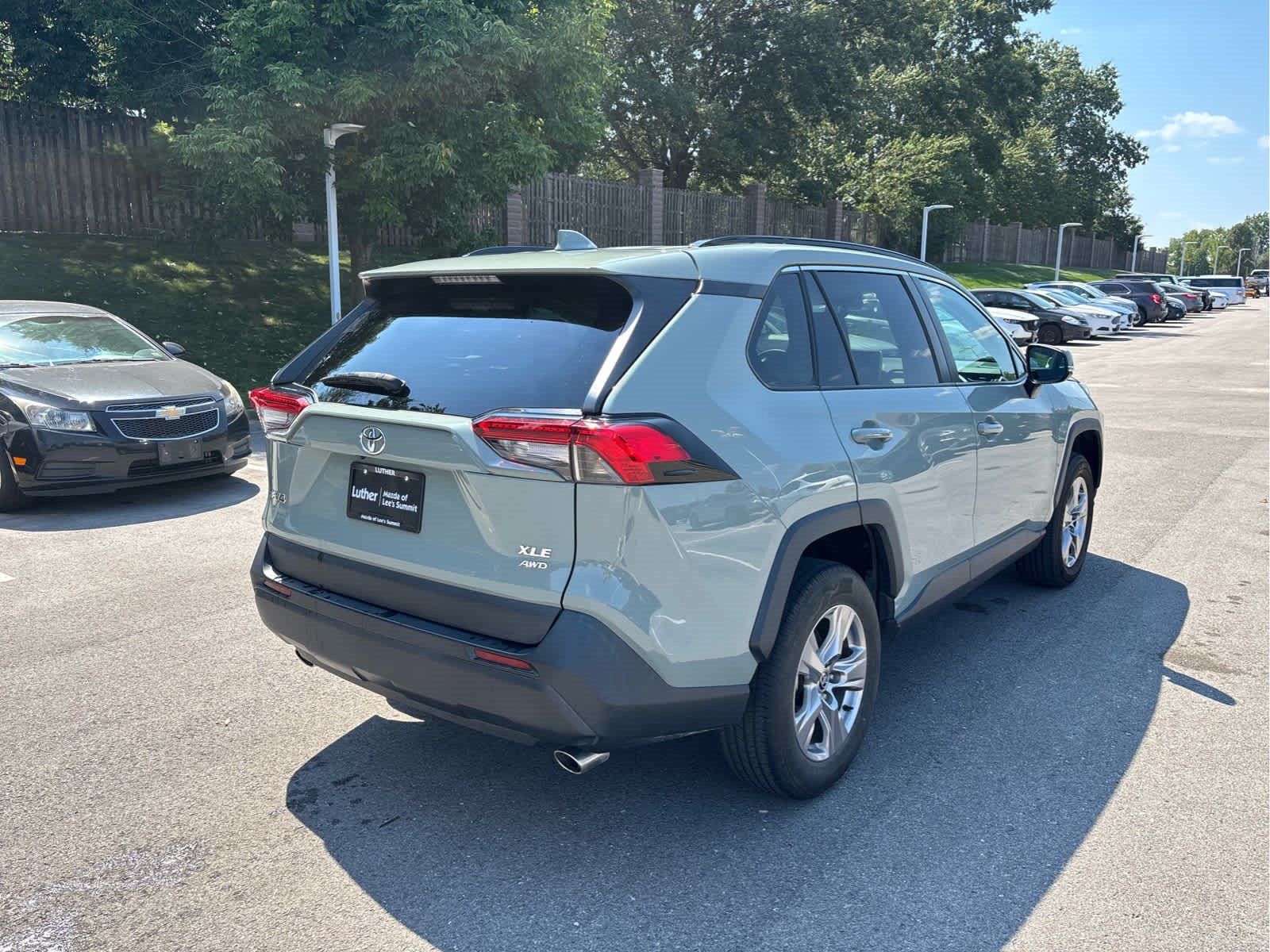 Used 2023 Toyota RAV4 XLE AWD/4WD image 4