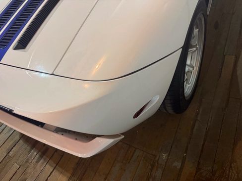 Used 2005 Ford GT RWD image 10