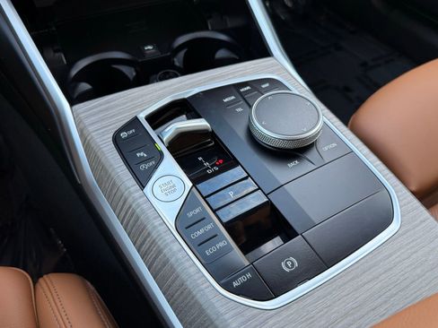 Certified 2025 BMW 330i Sedan w/ Convenience Package image 27