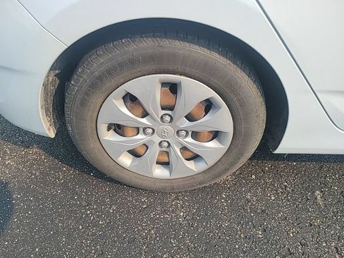 Used 2017 Hyundai Accent SE FWD image 8