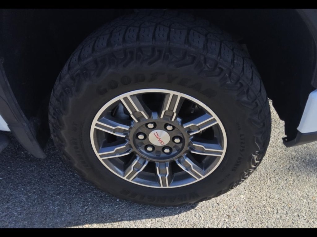 Used 2024 GMC Sierra 1500 AT4 w/ AT4 Premium Package AWD/4WD image 6