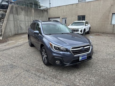 Used 2018 Subaru Outback 2.5i Limited AWD/4WD image 9