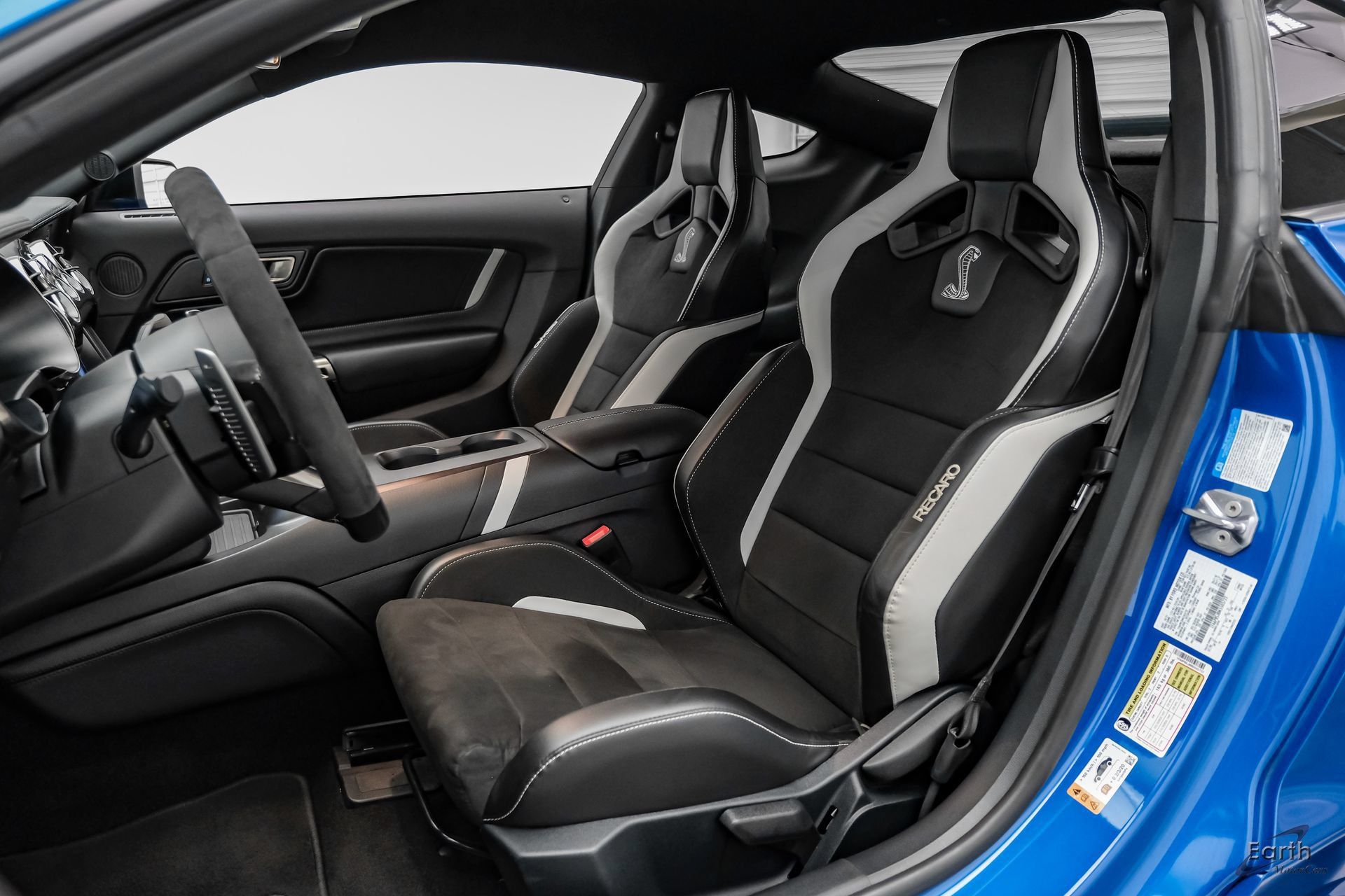 Used 2021 Ford Mustang Shelby GT500 w/ Carbon Fiber Track Pack RWD image 47
