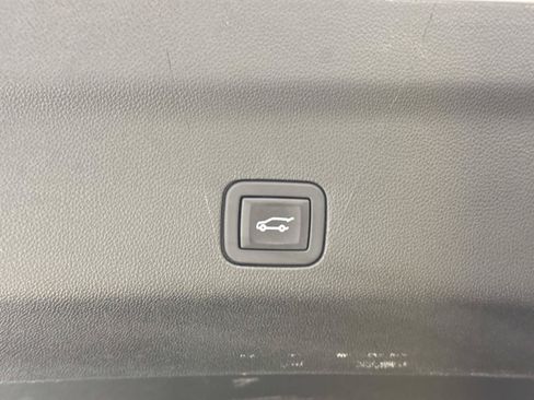 Used 2023 Chevrolet Tahoe Premier w/ Premium Package AWD/4WD image 11