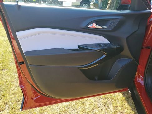 New 2026 Chevrolet Trax LT image 19