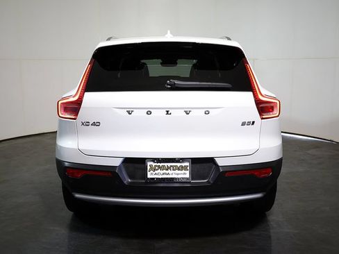 Used 2023 Volvo XC40 B5 Plus w/ Protection Package Premier AWD/4WD image 10