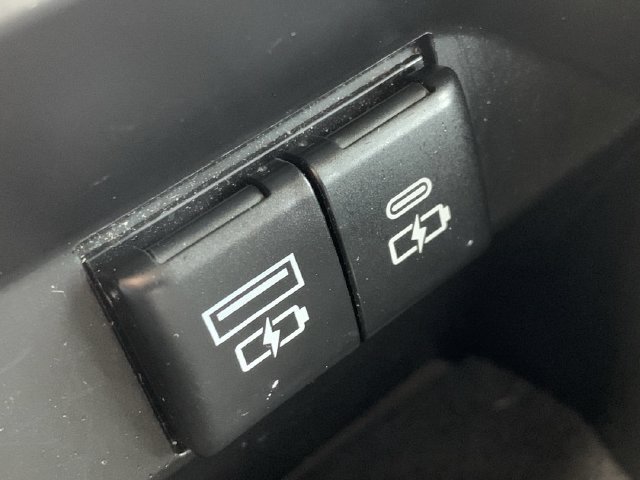Used 2024 Toyota Camry SE FWD image 29