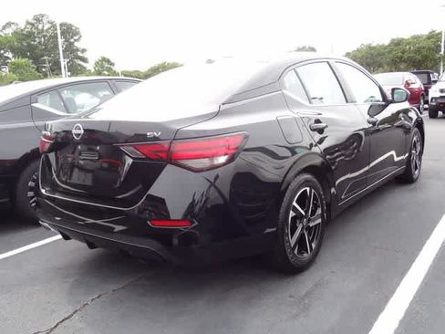 Used 2024 Nissan Sentra SV FWD image 5
