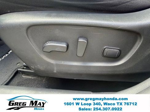 Used 2017 Nissan Rogue SV w/ SV Family Package FWD image 20