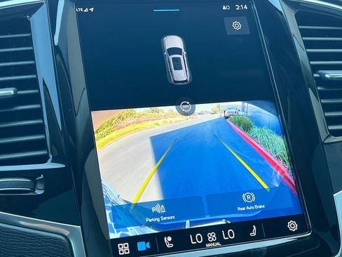 Used 2025 Volvo XC90 B6 Plus image 25