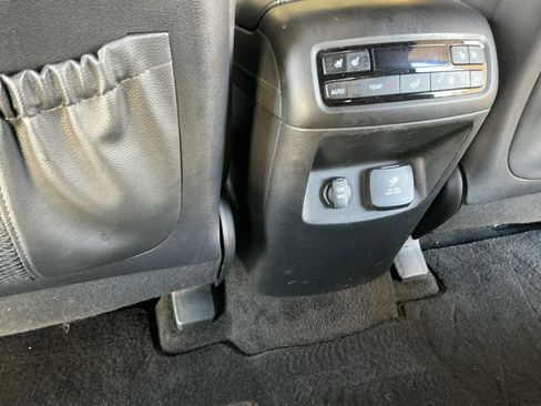 Used 2023 Hyundai Palisade Calligraphy image 12