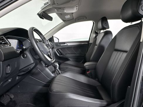 Used 2023 Volkswagen Tiguan SE FWD image 10