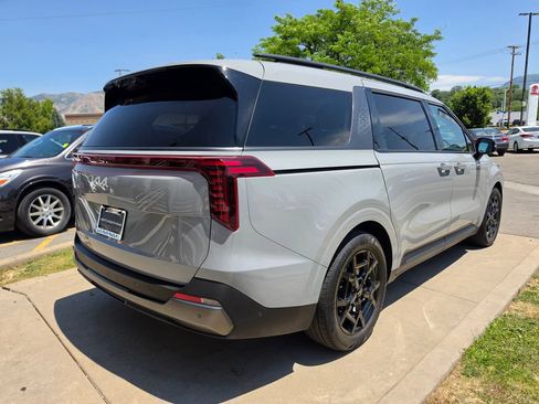 Certified 2025 Kia Carnival SX Prestige FWD image 5