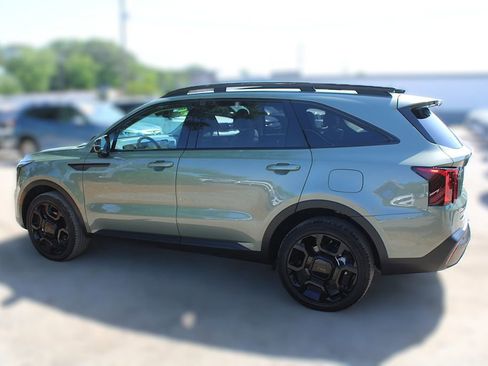 Used 2025 Kia Sorento SX AWD/4WD image 14