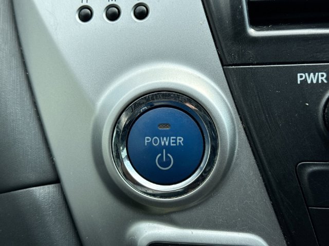 Used 2012 Toyota Prius V Five FWD image 17