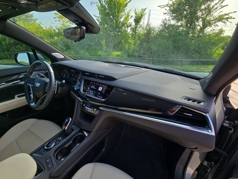 Used 2023 Cadillac XT6 Sport w/ Technology Package AWD/4WD image 23