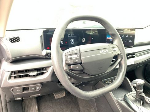 Used 2025 Kia K4 FWD image 33