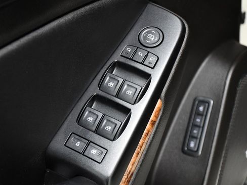Used 2015 Chevrolet Tahoe LTZ AWD/4WD image 18