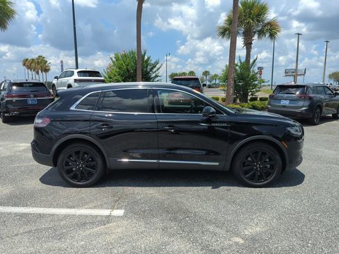Used 2022 Lincoln Nautilus Reserve w/ Equipment Group 201A AWD/4WD image 3