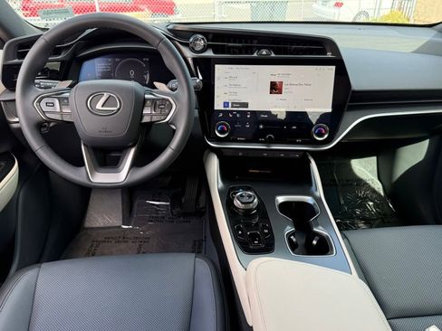 Used 2025 Lexus RZ 300e FWD image 28