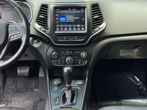 Used 2021 Jeep Cherokee Latitude Lux w/ Comfort/Convenience Group AWD/4WD image 22